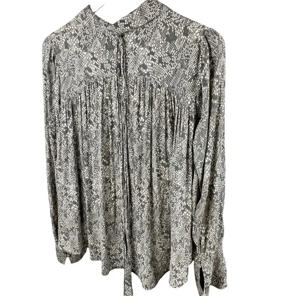 Free People Muse Snakeskin Python Button Front Long Sleeve Top Peasant Small - Picture 14 of 15